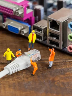 Empresa tecnológica trabajando en proyectos digitales innovadores